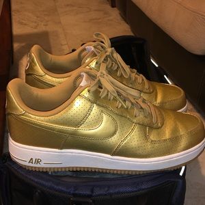 Gold Color Air Force 1’s dream team shoes